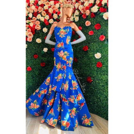 MAXI VESTIDO PROM STRAPLESS FLORAL AZUL.