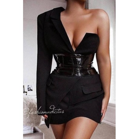 VESTIDO NEGRO CINTURILLA CHAROL.